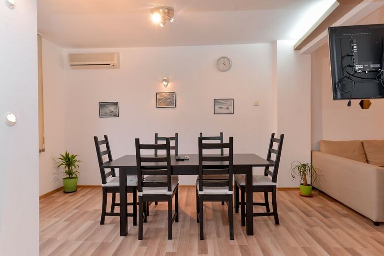 Fm Deluxe 2-bdr Apartment - Alexander Nevsky View
