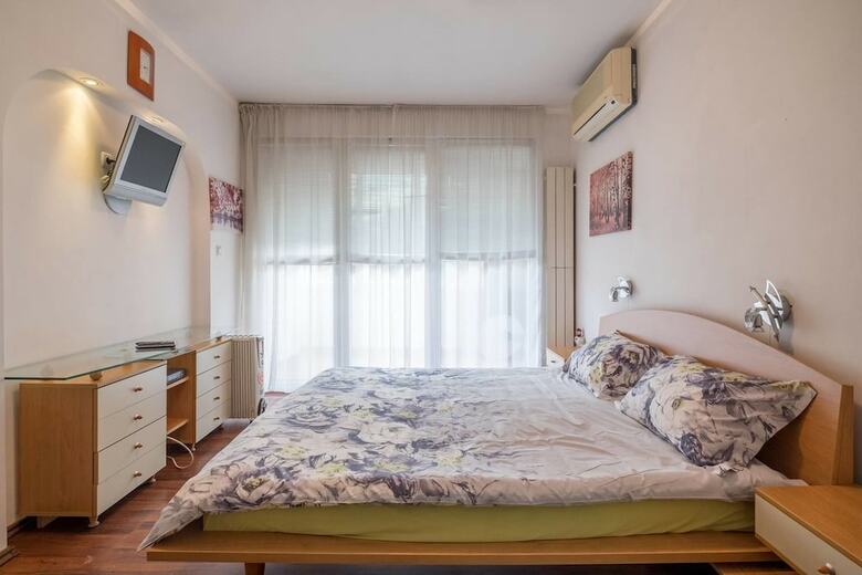 Fm Economy 3-bdr Apartment - Spacious Lozenetz Area