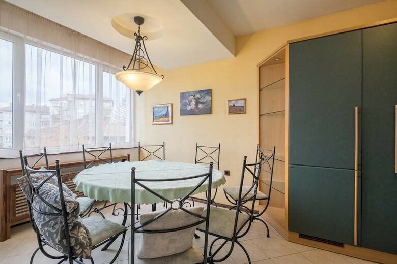 Fm Economy 3-bdr Apartment - Spacious Lozenetz Area