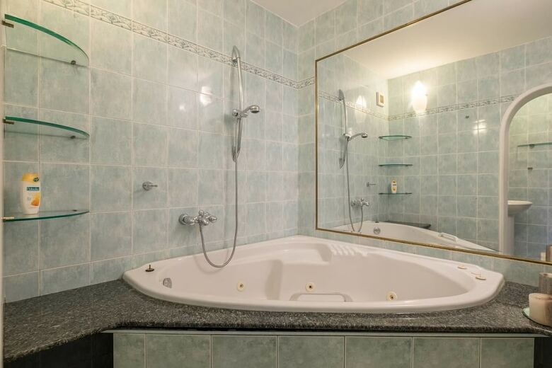 Fm Economy 3-bdr Apartment - Spacious Lozenetz Area