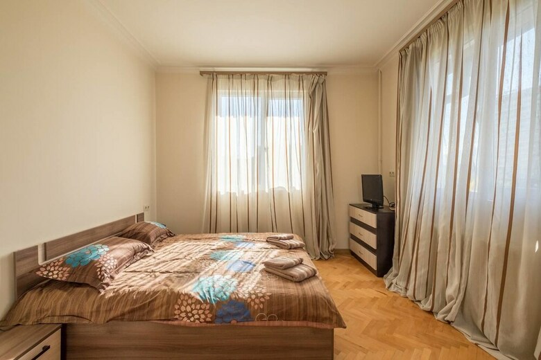 Fm Deluxe 2-bdr Apartment With Terrace - Central City View