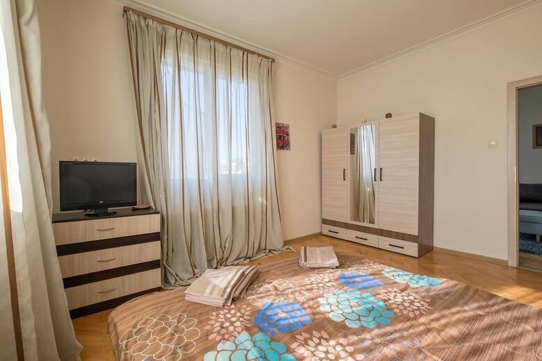 Fm Deluxe 2-bdr Apartment With Terrace - Central City View