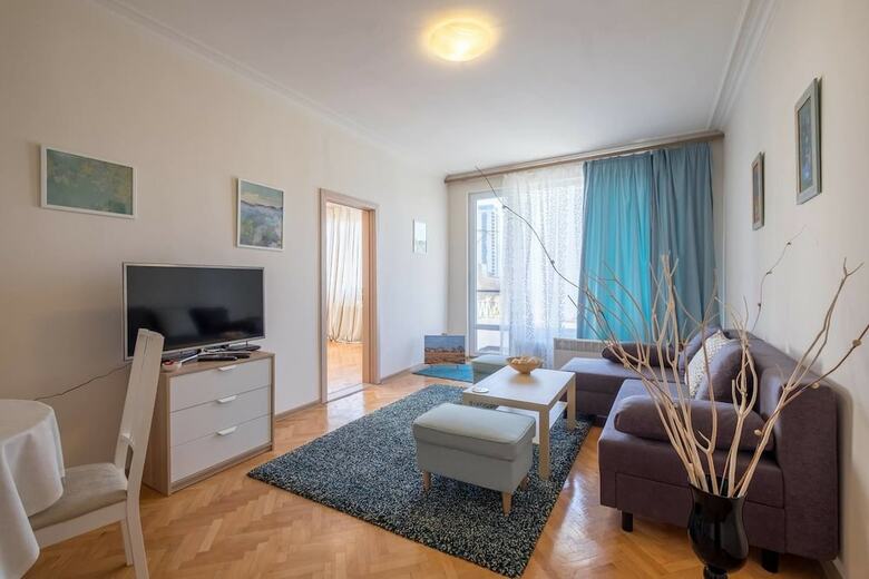 Fm Deluxe 2-bdr Apartment With Terrace - Central City View