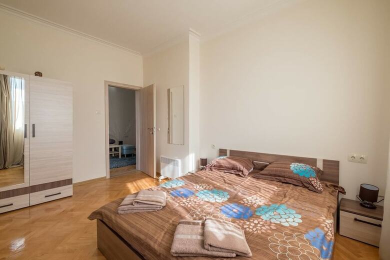 Fm Deluxe 2-bdr Apartment With Terrace - Central City View