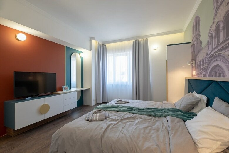 Fm Luxury 3-bdr Apartment - Splendid Shapes