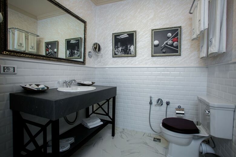 Hotel Sapphire Bayil
