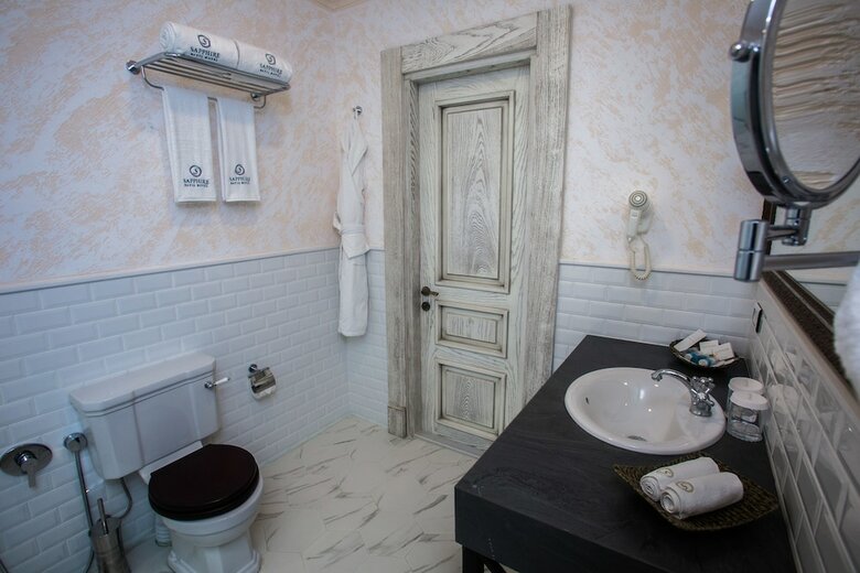Hotel Sapphire Bayil