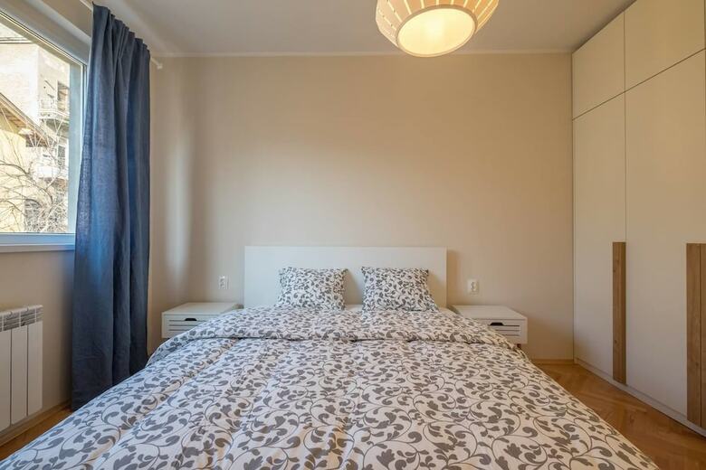 Fm Deluxe 2-bdr Apartment With Balcony - Zaimov Park