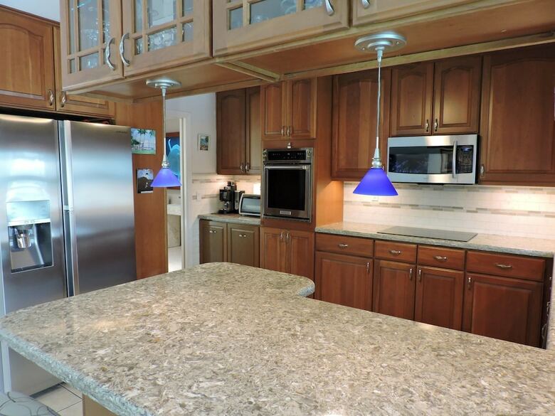 Pelican Landing 4/3 For 10 Pool, Waterfront