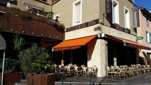 Monhotel