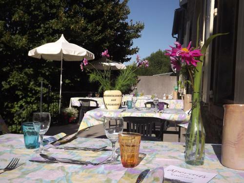 Hotel Logis Hostellerie Des Lauriers