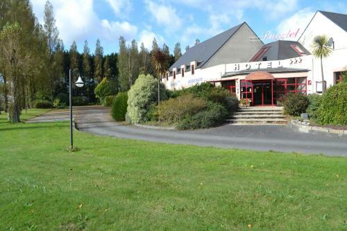 Hotel Logis Ad Nevez Lucotel