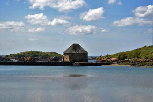 Hotel Logis Ad Nevez Lucotel