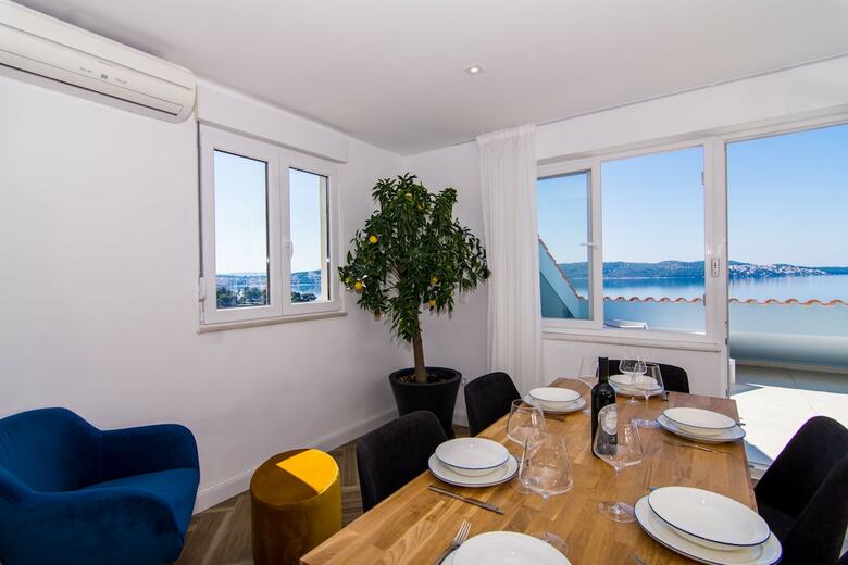 Seafront Luxury Apartments Fun