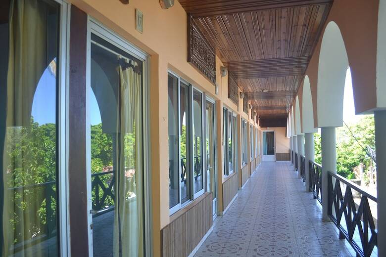Hotel H�tel Les Arcades