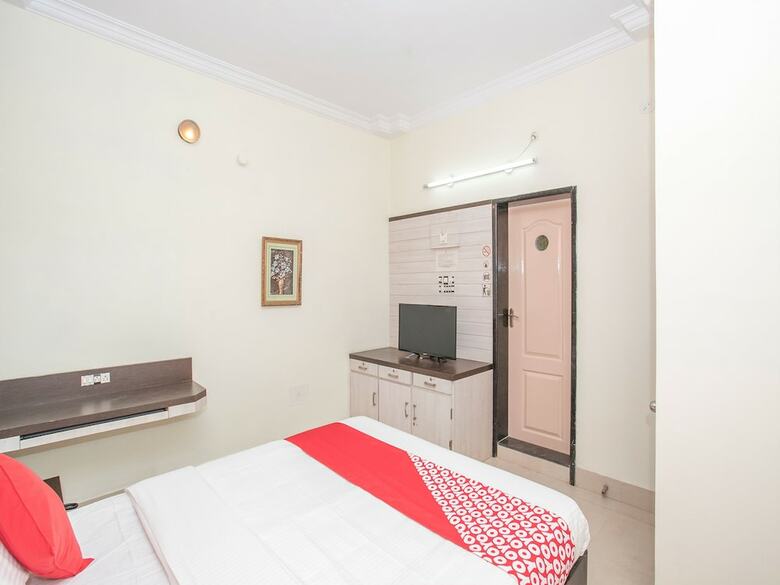 Oyo 35708 Zee Hotel