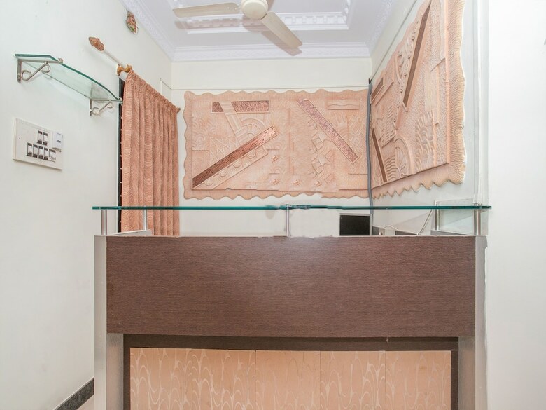 Oyo 35708 Zee Hotel