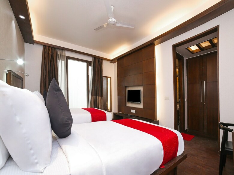 Hotel Collection O 30072 Greater Kailash