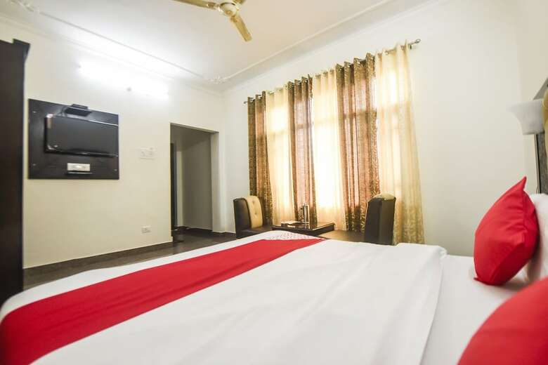 Oyo 30855 Hotel Royal Residency