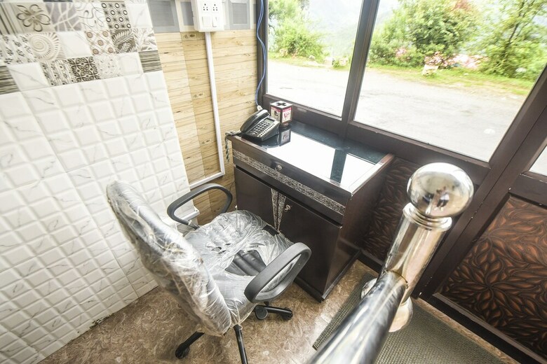 Oyo 30855 Hotel Royal Residency