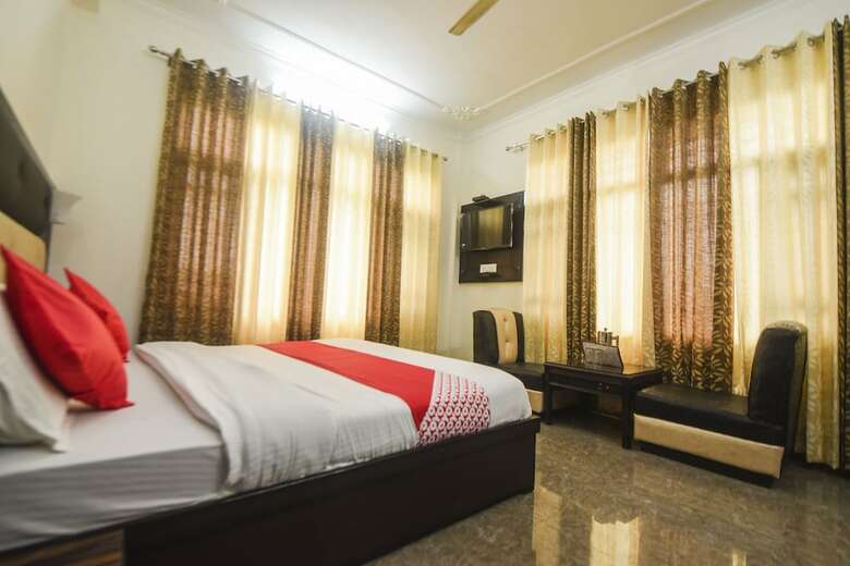 Oyo 30855 Hotel Royal Residency