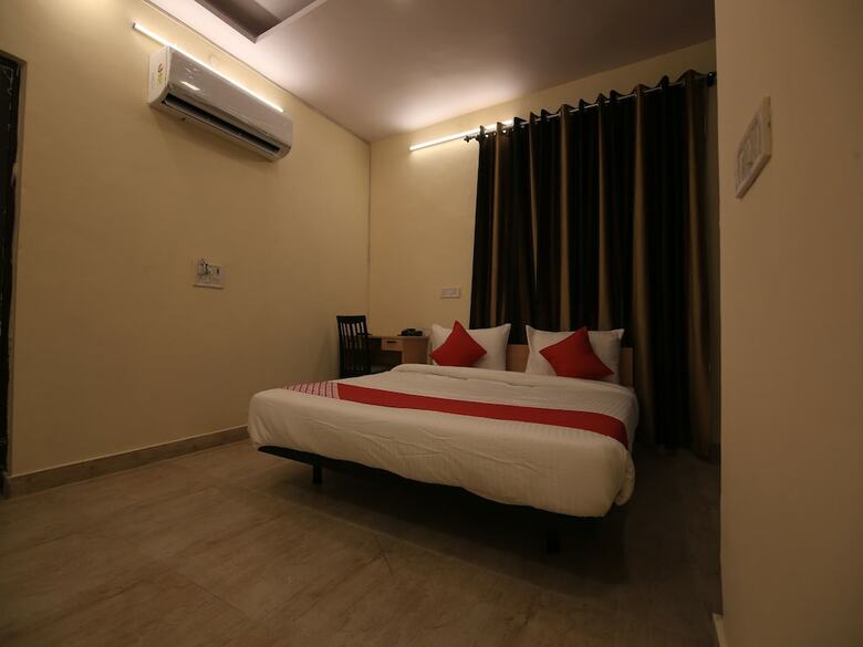 Hotel Oyo Flagship 30350 New Residency Sector 17 Rohini