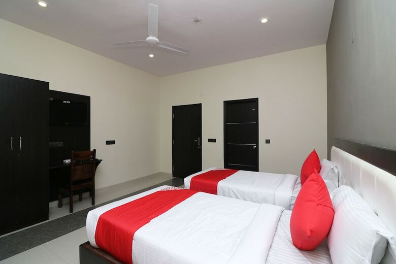 Hotel Oyo 30251 Rosebury
