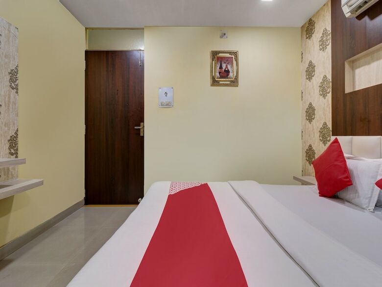 Oyo 24888 Hotel Sham Palace