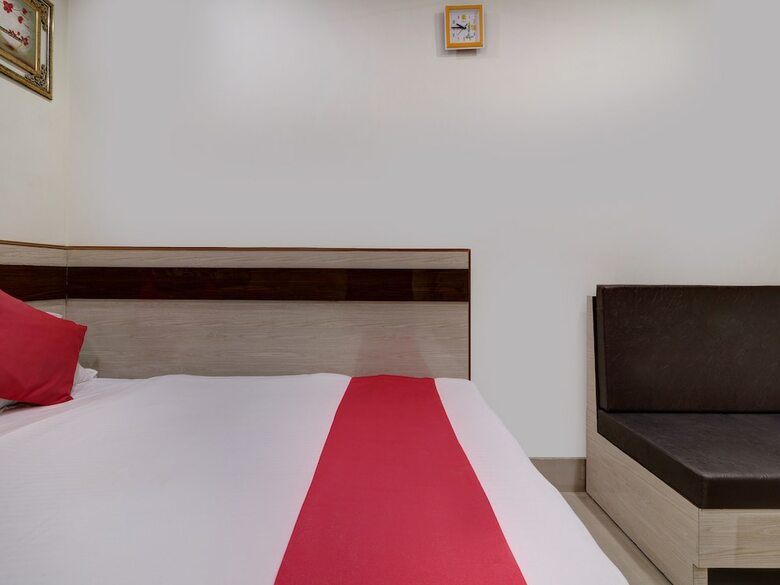 Oyo 24888 Hotel Sham Palace