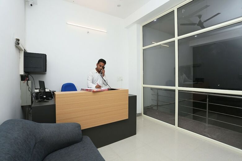 Hotel Oyo Flagship 27685 Sector 70