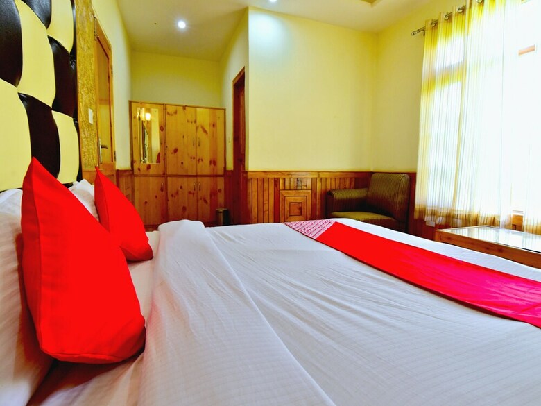 Oyo 36558 Hotel Raxit Inn