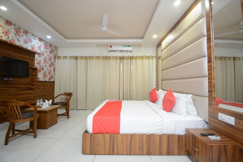 Oyo 31114 Hotel Pal Regency