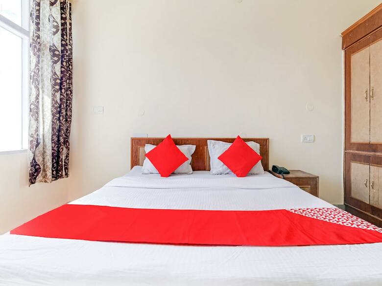 Oyo 7483 Hotel Modgil