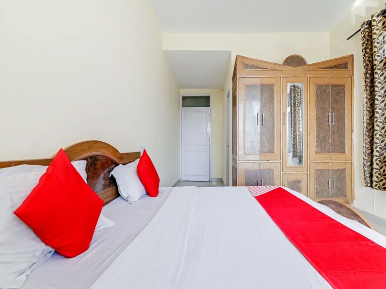 Oyo 7483 Hotel Modgil
