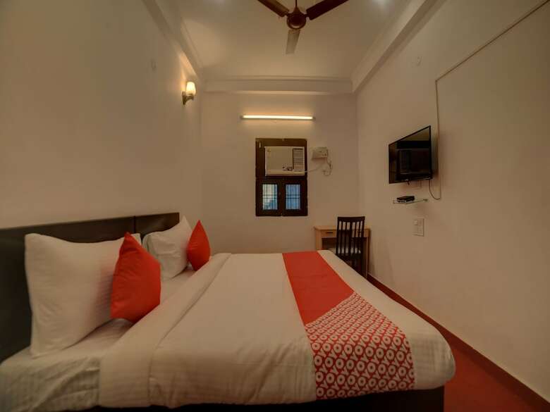 Hotel Oyo Flagship 30552 Sector 53