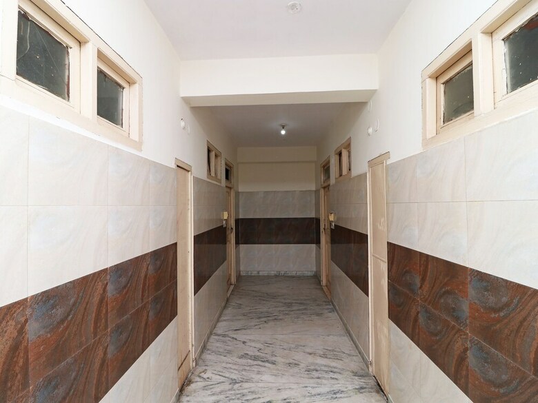 Oyo 30295 Hotel Vishwamitra