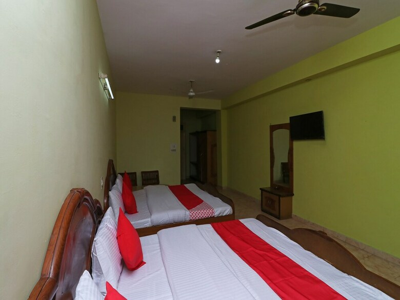 Oyo 30295 Hotel Vishwamitra