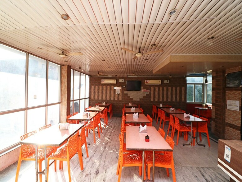 Oyo 30295 Hotel Vishwamitra