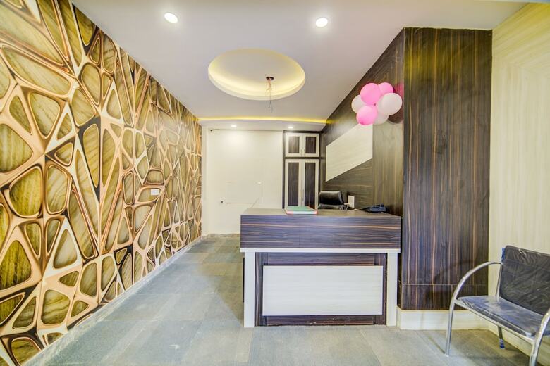 Hotel Oyo 29324 Diamond Expo
