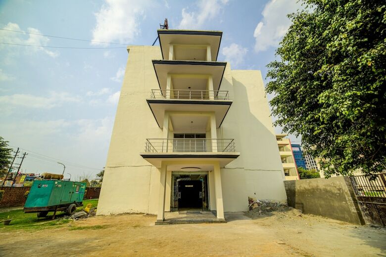 Hotel Oyo 29324 Diamond Expo