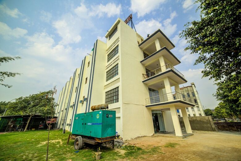 Hotel Oyo 29324 Diamond Expo