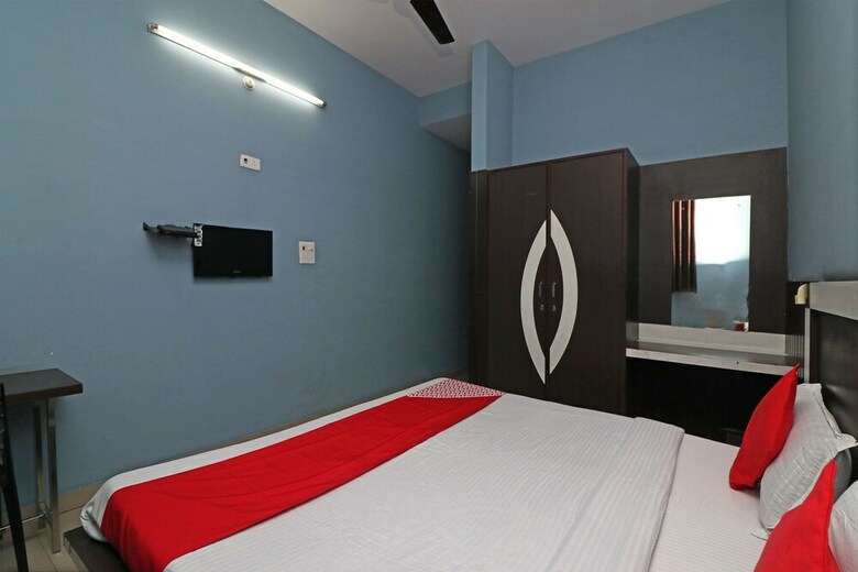 Oyo 29127 Hotel Crown Tower