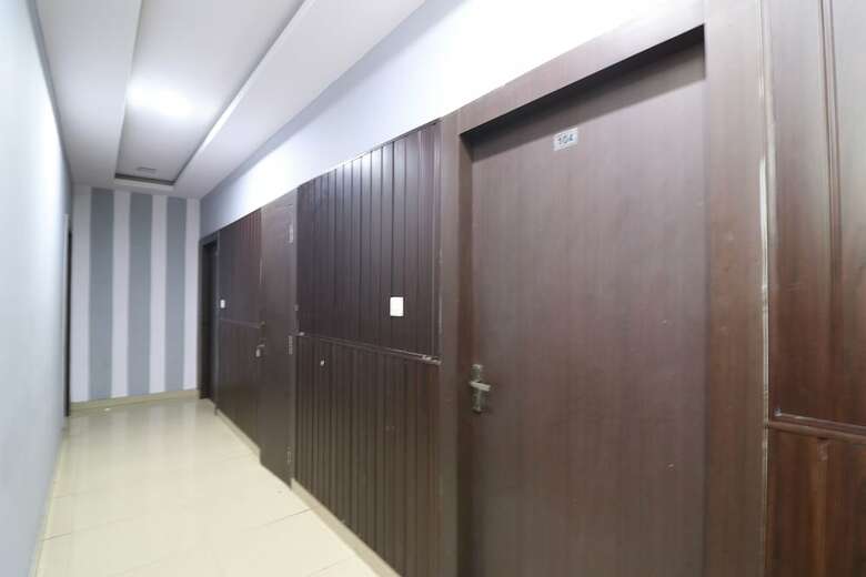 Oyo 29127 Hotel Crown Tower