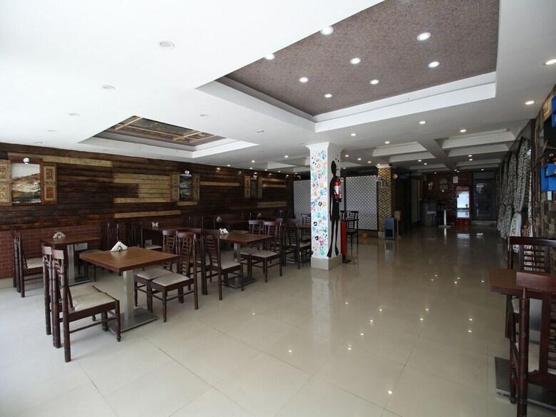 Oyo 29553 Hotel Essar