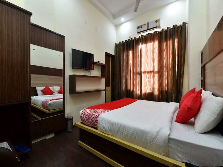 Oyo 28322 Hotel Paradise