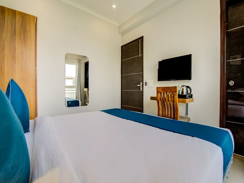 Hotel Silverkey Executive Stays 19653 Star Mall