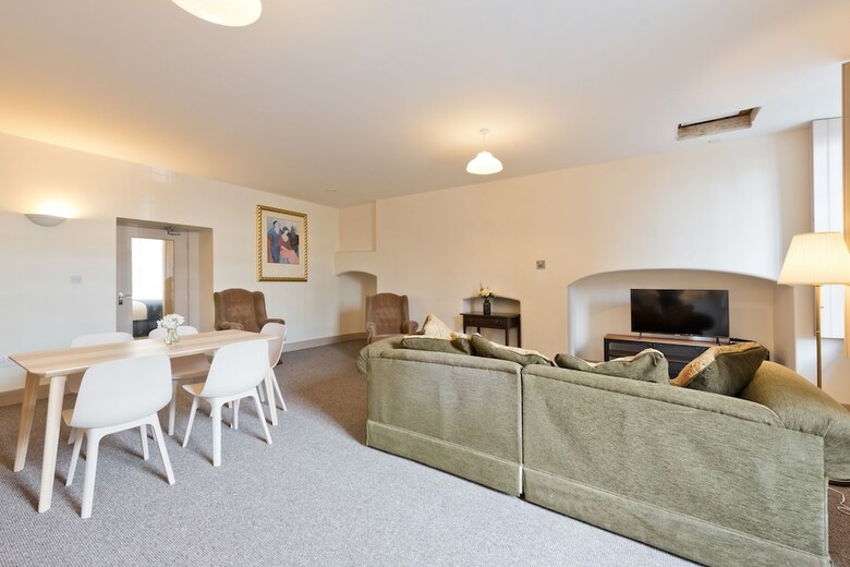 Aparthotel Henrietta Suites City Centre