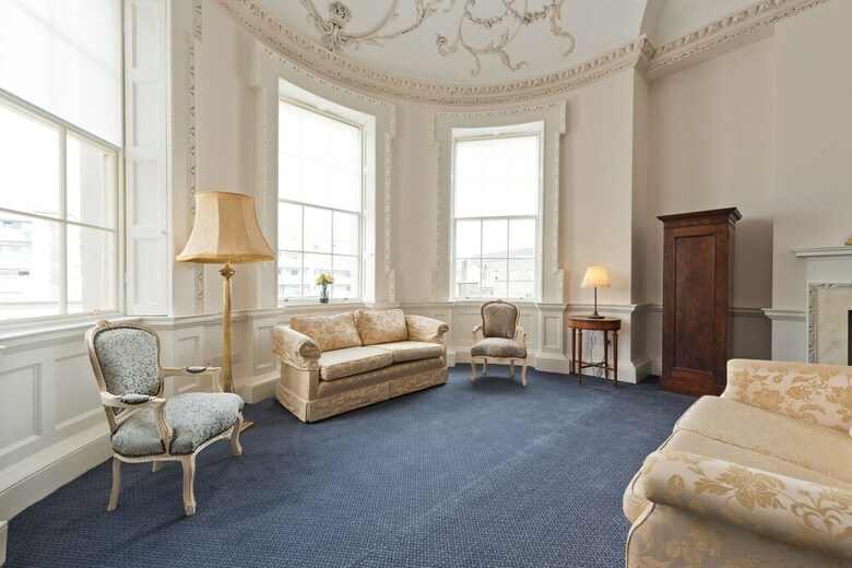 Aparthotel Henrietta Suites City Centre