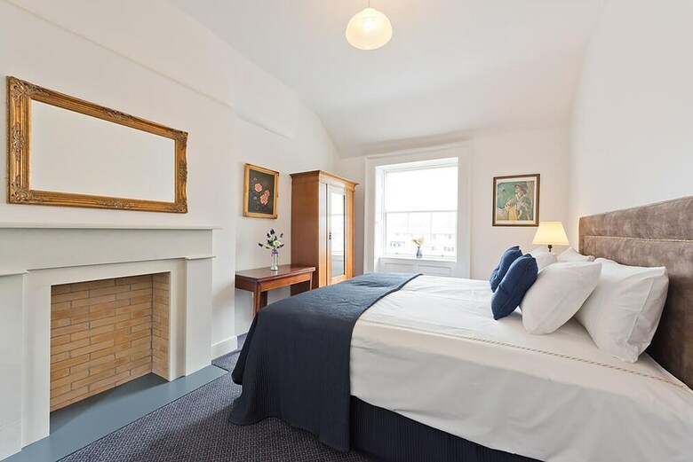 Aparthotel Henrietta Suites City Centre