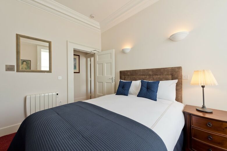 Aparthotel Henrietta Suites City Centre